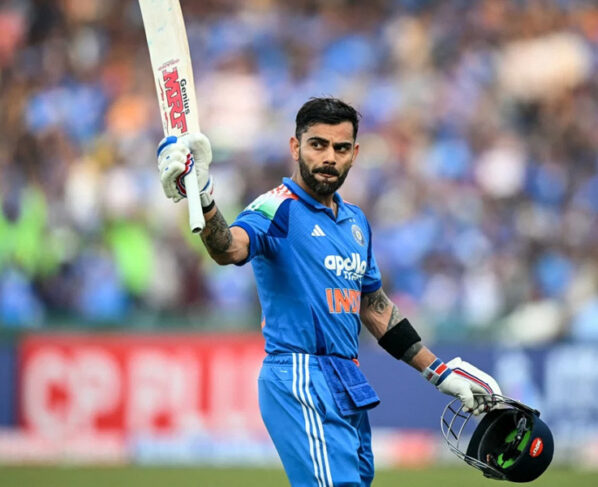 সেঞ্চুরি করে সাত বছরে উল্টো পিঠ দেখলেন কোহলি, সেরা ব্যাটসম্যানের প্রশ্ন