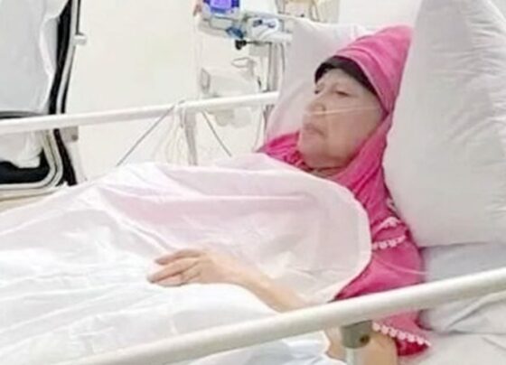 খালেদা জিয়ার বিদেশ যাত্রা স্থগিত: ডা. জাহিদ