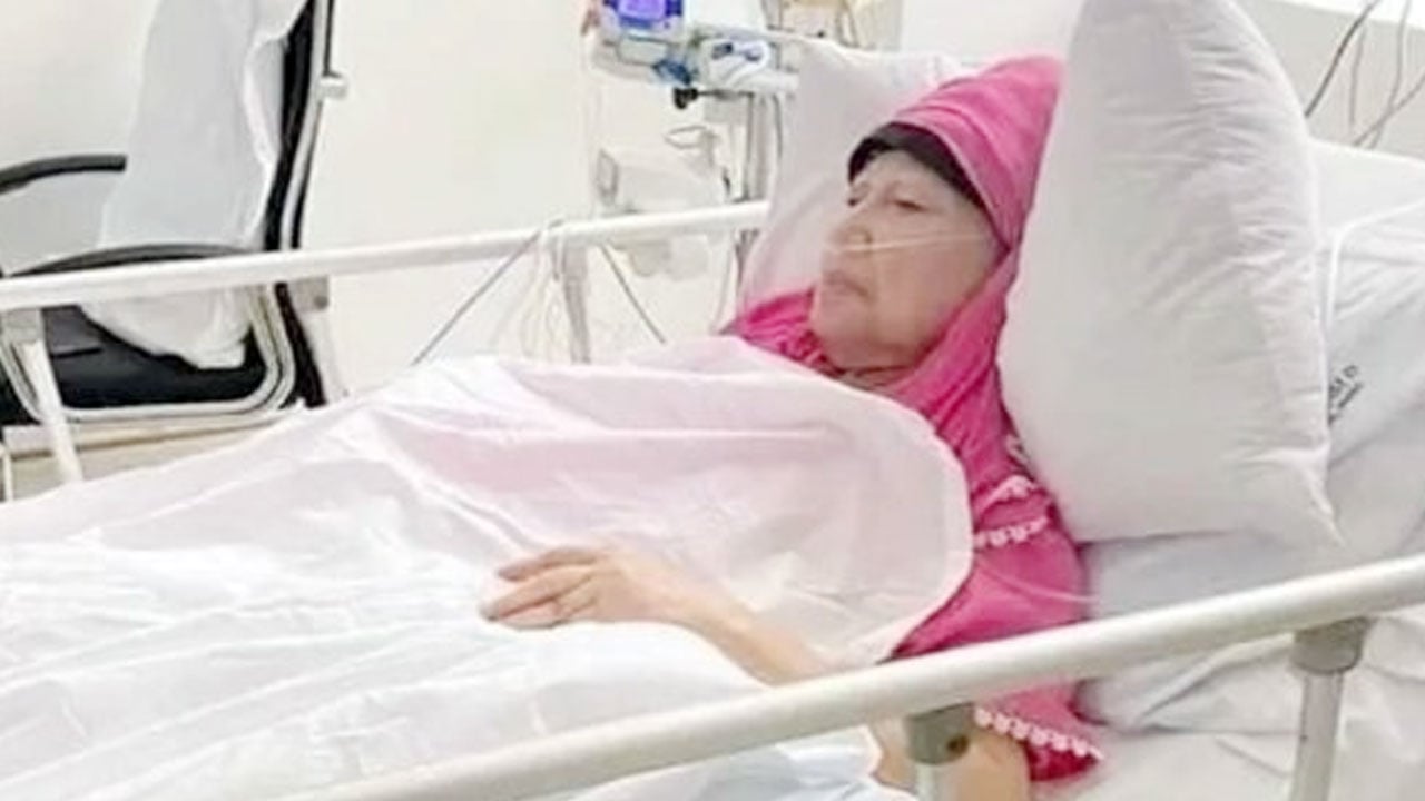 খালেদা জিয়ার বিদেশ যাত্রা স্থগিত: ডা. জাহিদ