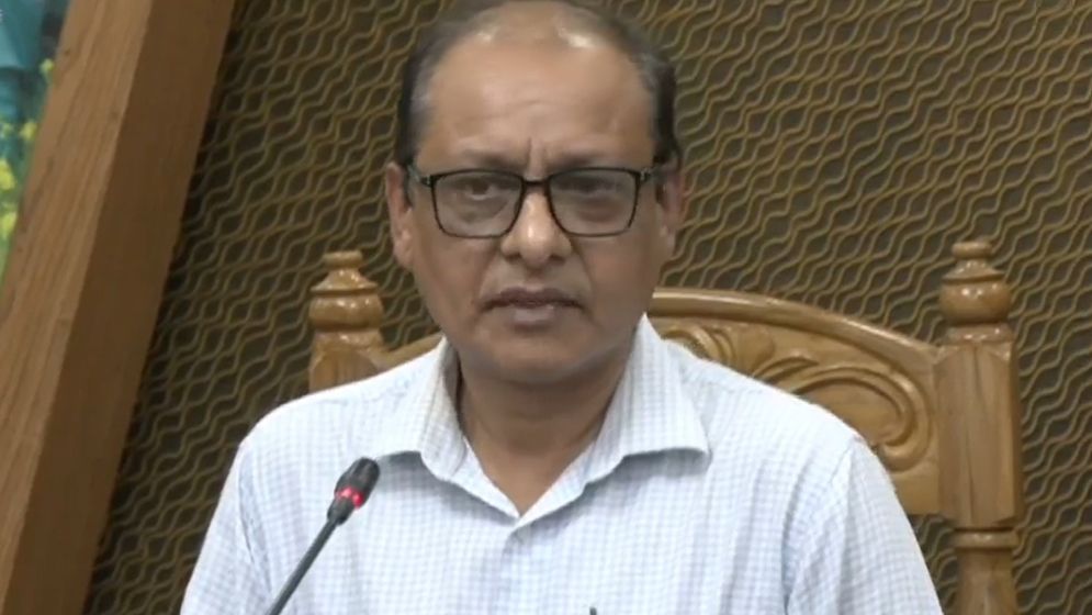 শিক্ষকদের ১১তম গ্রেড নিয়ে যা বললেন উপদেষ্টা