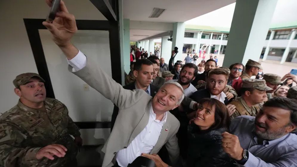 চিলির প্রেসিডেন্ট নির্বাচিত হলেন ডানপন্থি আন্তোনিও কাস্ত