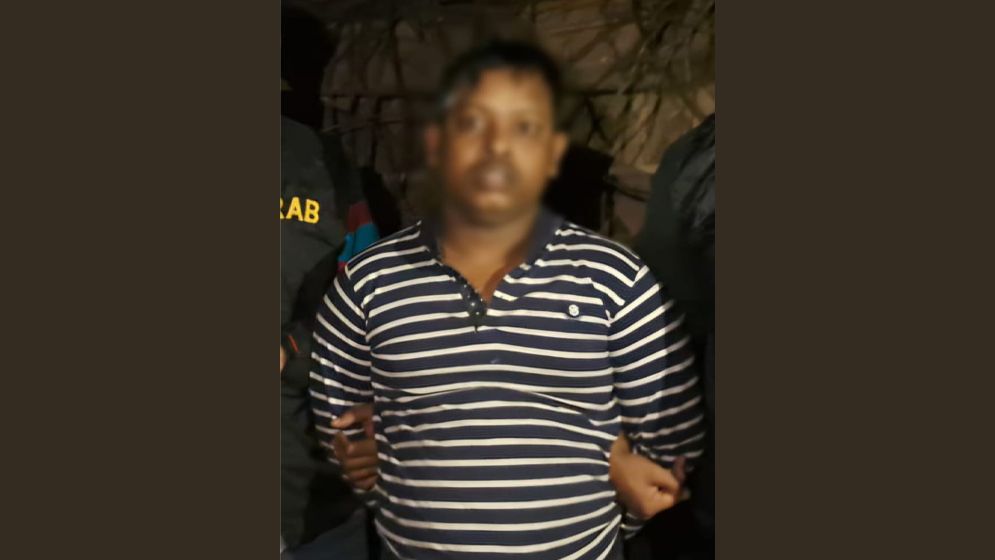 হাদিকে হত্যাচেষ্টায় ফয়সালের ঘনিষ্ঠ সহযোগী কবির গ্রেফতার