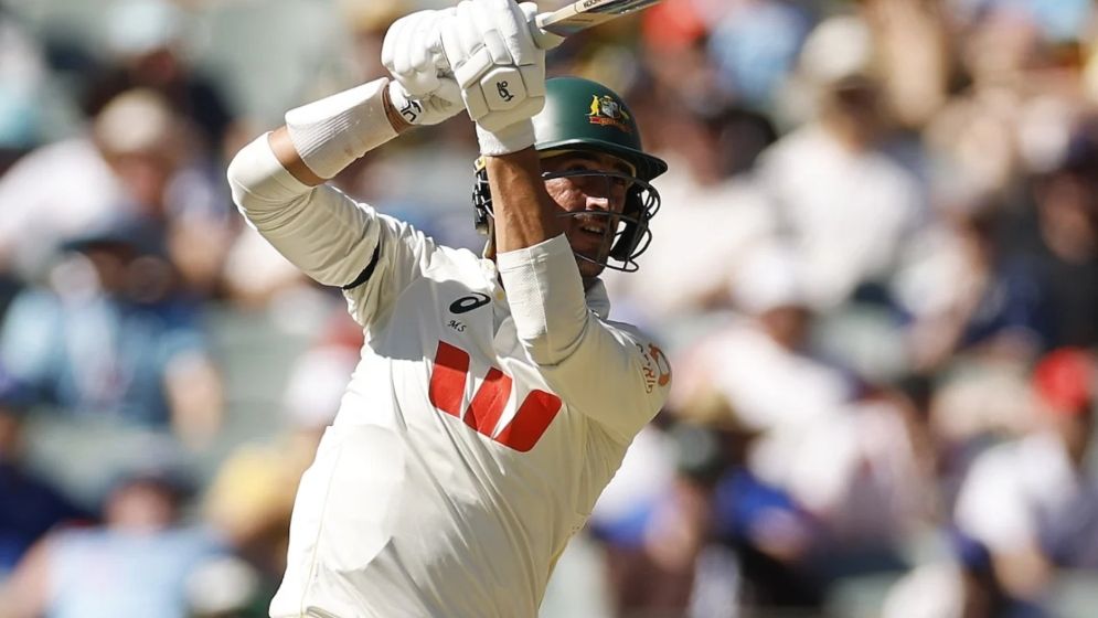 অ্যাশেজ টেস্টে ক্যারির সেঞ্চুরিতে ভুগছে ইংল্যান্ড