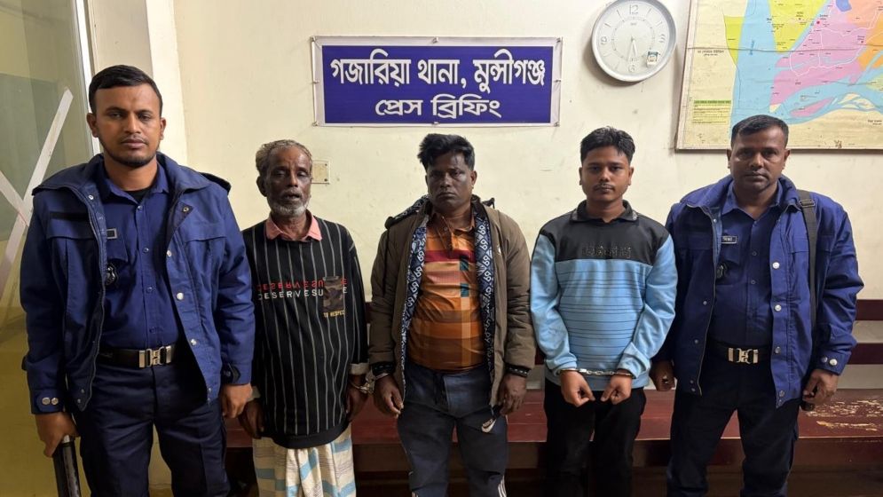 শীর্ষ সন্ত্রাসী লালু ও তার তিন সহযোগী গ্রেফতার