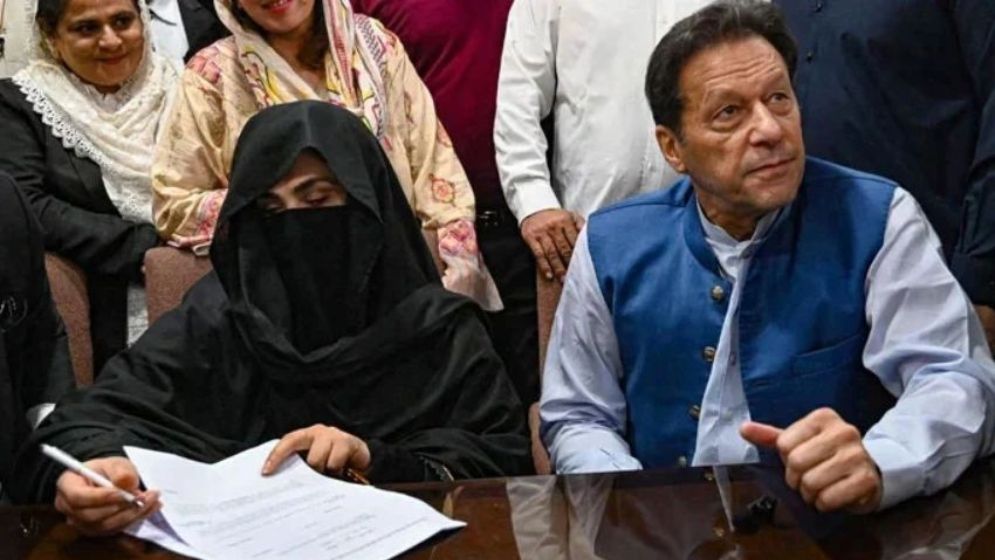 ইমরান খান ও বুশরা বিবিকে ১৭ বছর কারাদণ্ড