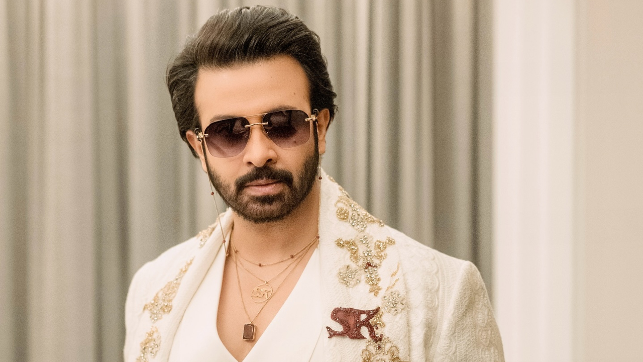 নিজেকে বদলে ফেলার দর্শন শেয়ার করলেন শাকিব খান