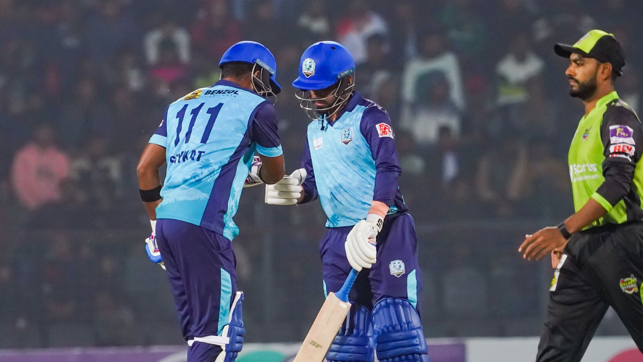 অঙ্কনের ফিফটিতে লড়াইয়ের পুঁজি পেল নোয়াখালী