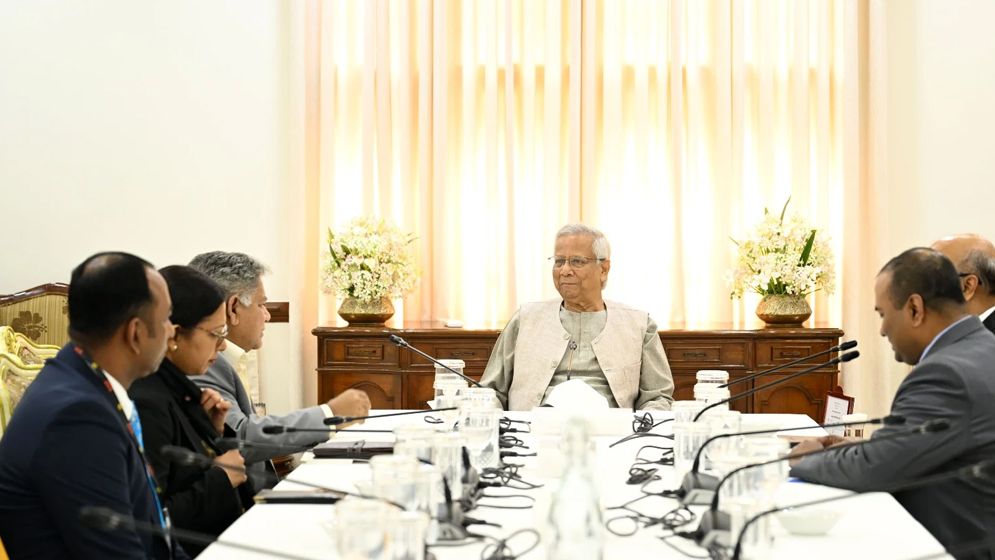 বিএসসিকে লাভজনক প্রতিষ্ঠান হিসেবে ধরে রাখার নির্দেশ প্রধান উপদেষ্টার