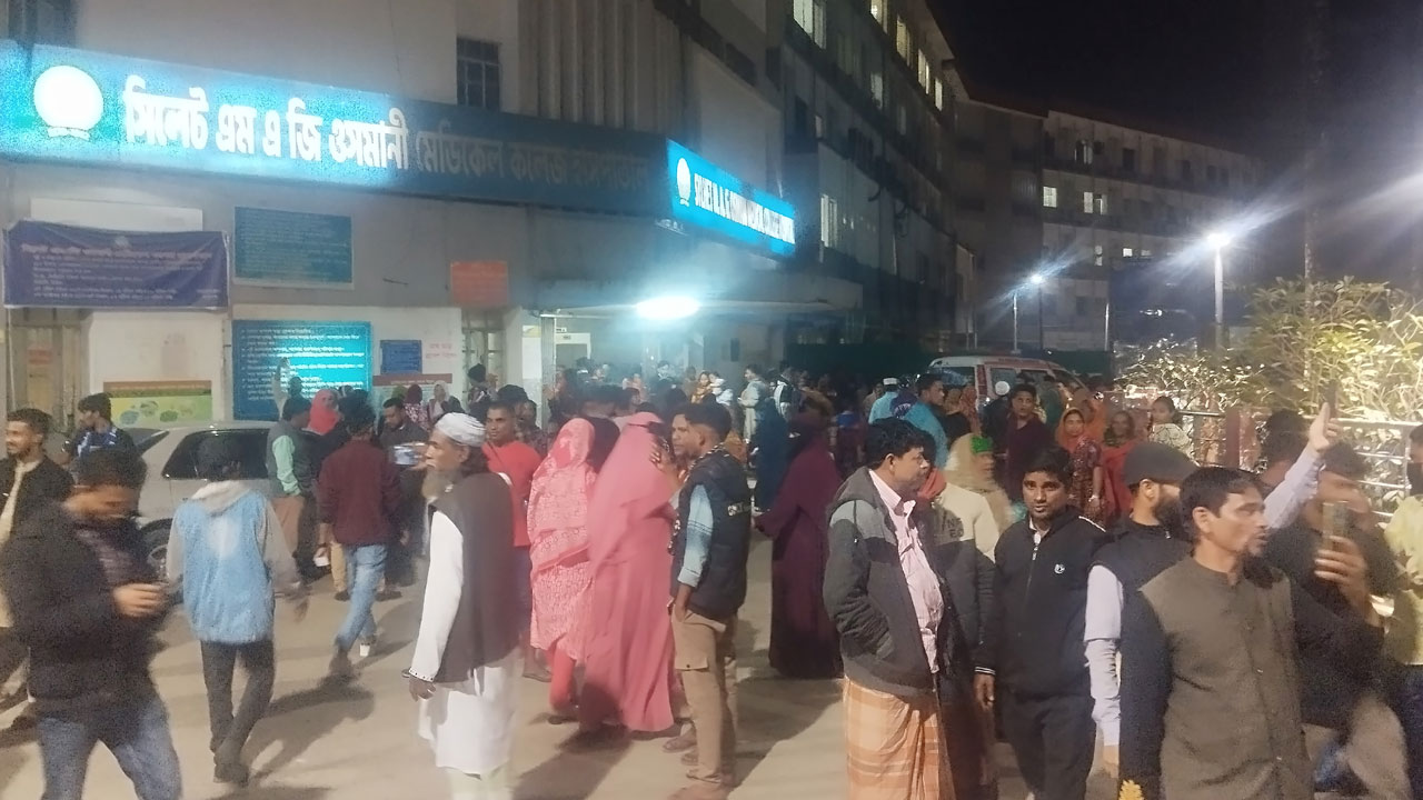 সিলেটের ওসমানী হাসপাতালে অগ্নিকাণ্ড, আহত অ্যাম্বুল্যান্স চালক