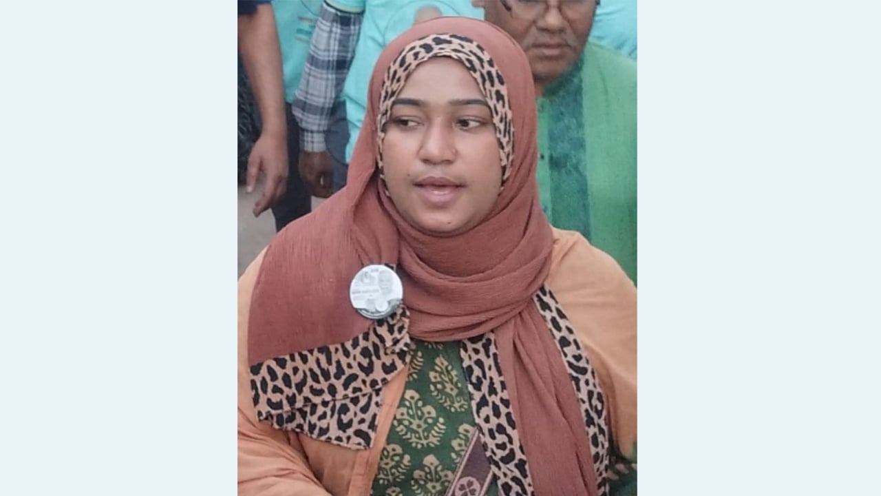 ফেনীতে মহিলা দল নেত্রীর ঝুলন্ত লাশ উদ্ধার