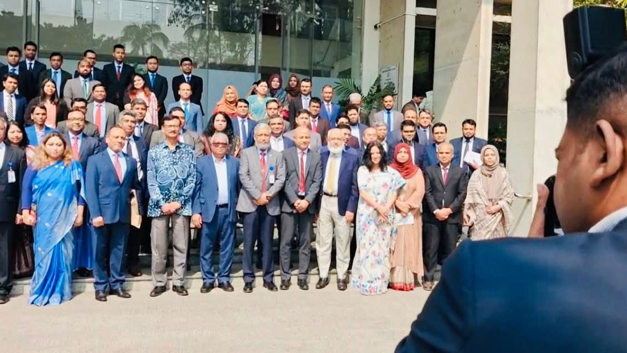 পররাষ্ট্র উপদেষ্টা তৌহিদ হোসেনের বিদায়