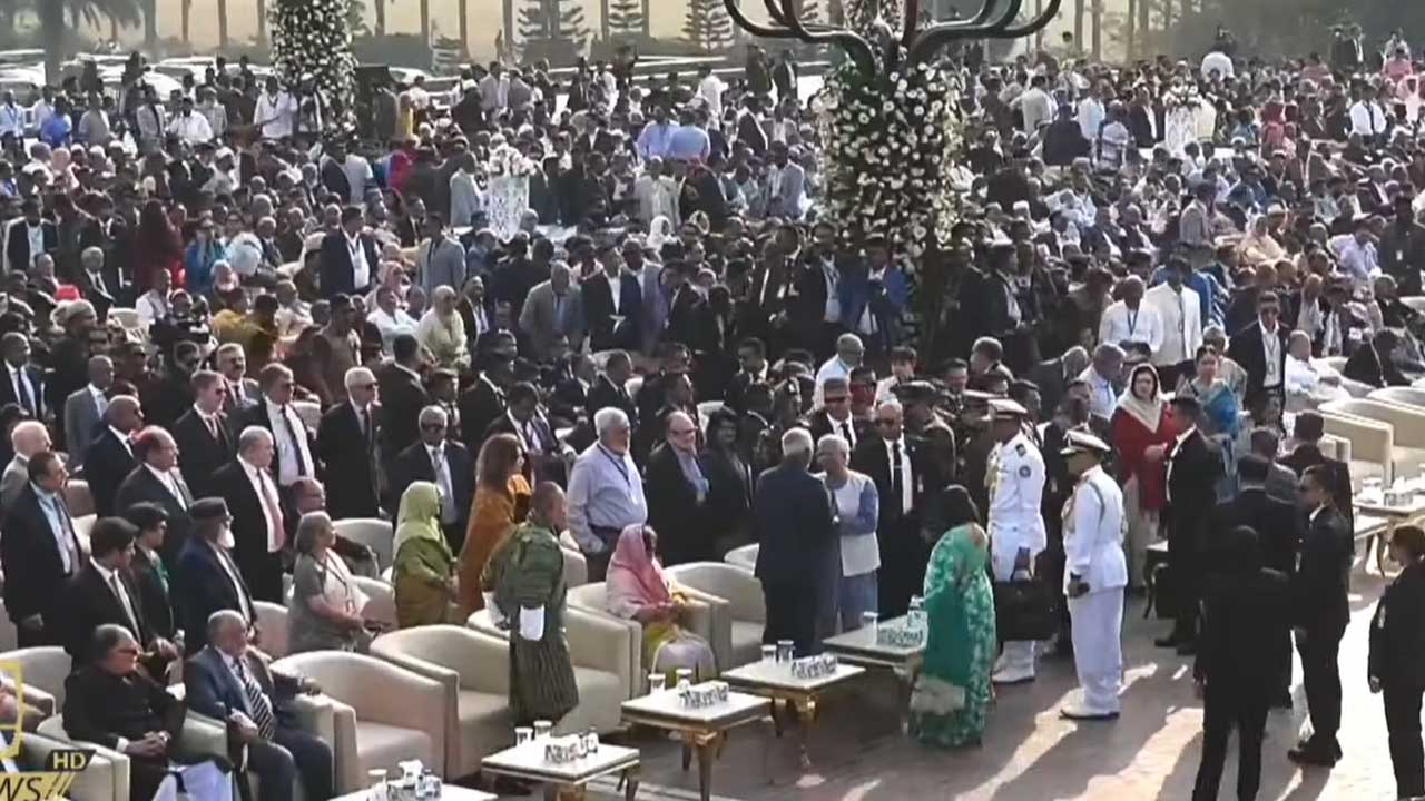 বিদেশি নেতাদের উপস্থিতিতে মন্ত্রিসভার শপথ অনুষ্ঠান