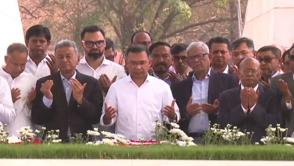 প্রধানমন্ত্রী তারেক রহমানের বাবা-মায়ের কবর জিয়ারত