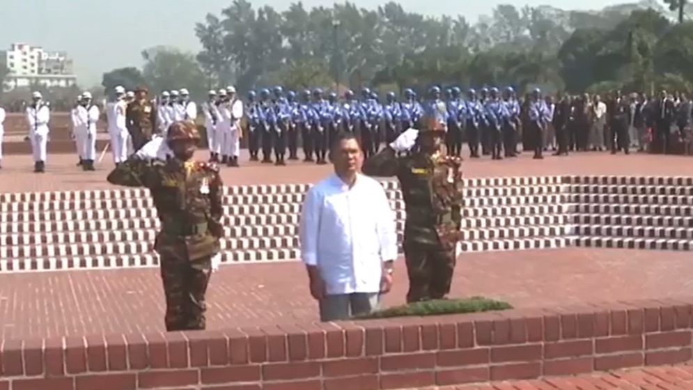 জাতীয় স্মৃতিসৌধে প্রধানমন্ত্রী তারেক রহমানের শ্রদ্ধা নিবেদন