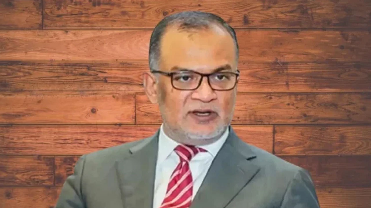 বিমানের চেয়ারম্যান পদ থেকে শেখ বশিরউদ্দীনকে অব্যাহতি দিলো সরকার