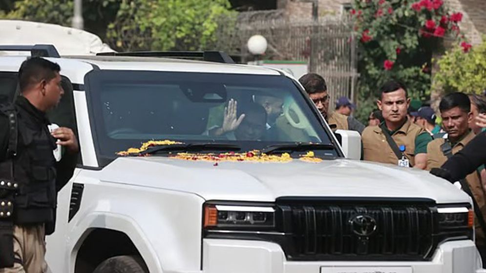 নিজস্ব গাড়ি ও জ্বালানি ব্যবহার করবেন প্রধানমন্ত্রী তারেক রহমান