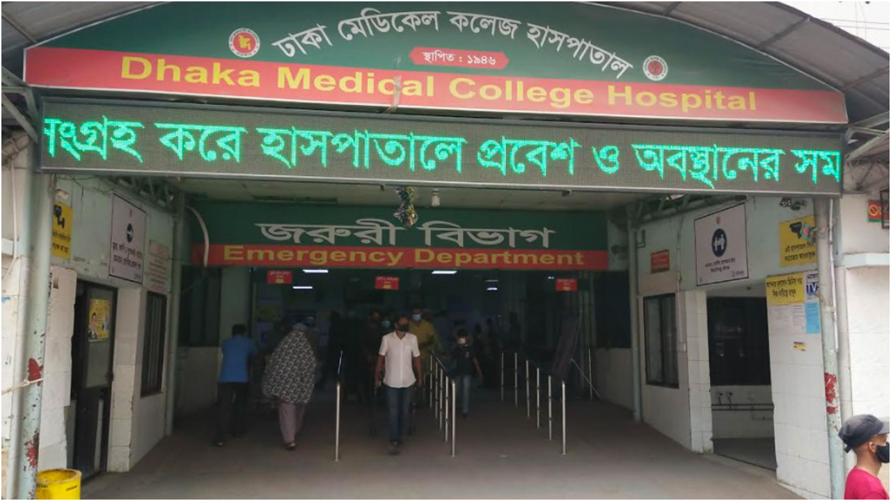 মানিকগঞ্জে বিদ্যুৎ স্ফুলিঙ্গে আগুন, একই পরিবারে দগ্ধ ৪