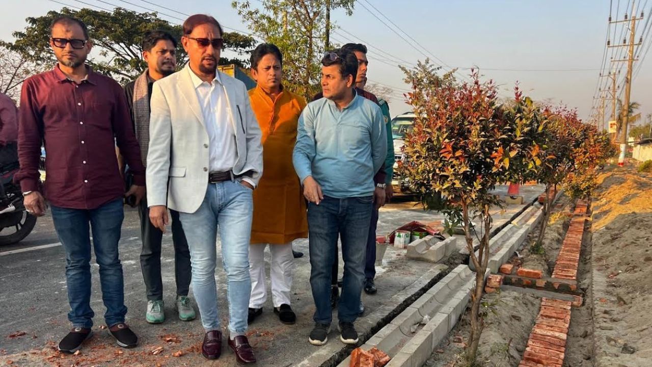 চট্টগ্রামে এয়ারপোর্ট রোডে নির্মিত হচ্ছে প্রথম সাইকেল ট্র্যাক