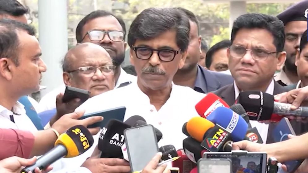 হতদরিদ্র পরিবারকে প্রথমে ফ্যামিলি কার্ড সুবিধা: খাদ্যমন্ত্রী