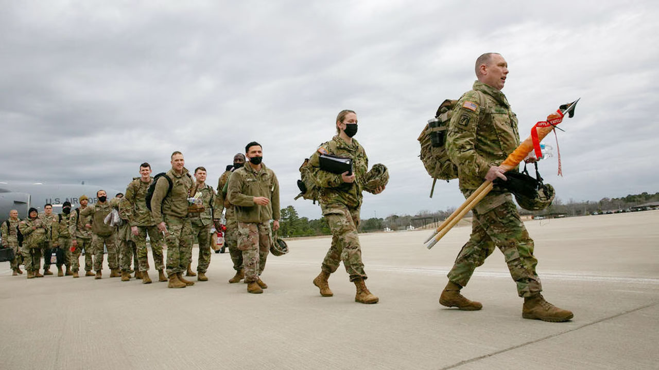 কাতার-বাহরাইনের ঘাঁটি থেকে শত শত মার্কিন সেনা সরিয়ে নিচ্ছে যুক্তরাষ্ট্র