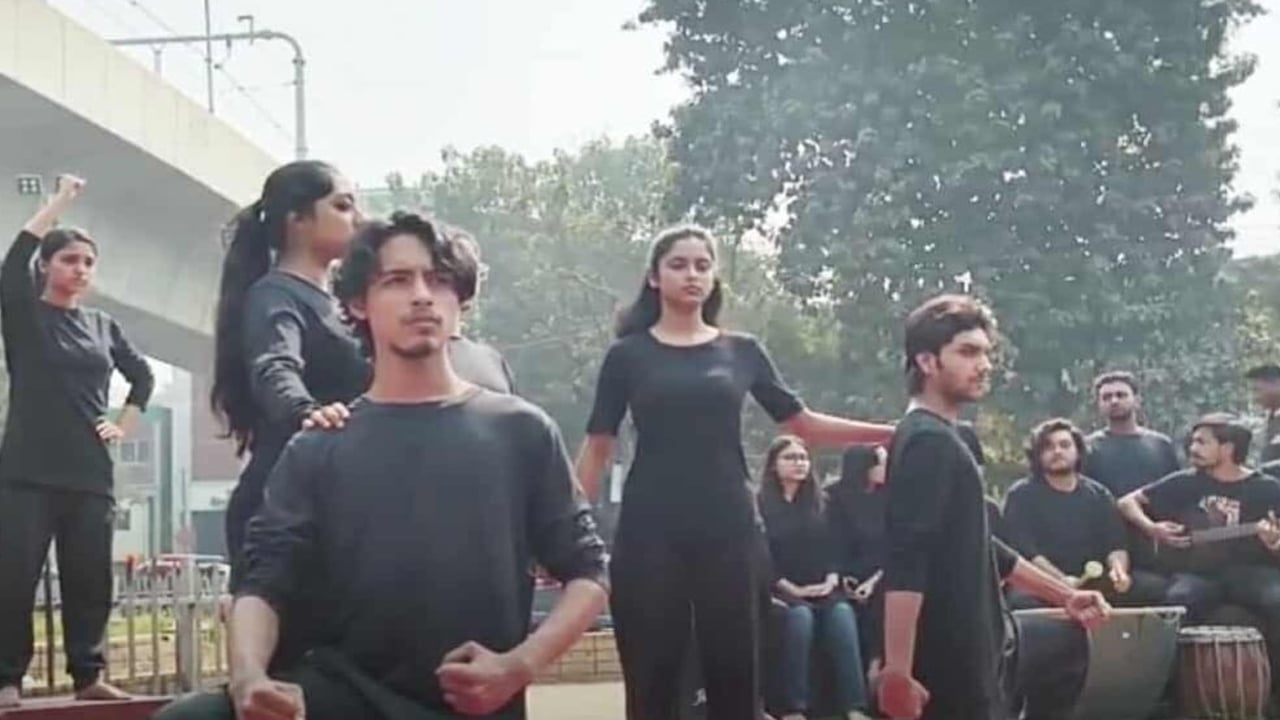 ঢাবিতে ভাষা আন্দোলনের চেতনায় মঞ্চায়িত হলো ‘ভাষার ক্ষুধা’ নাটক