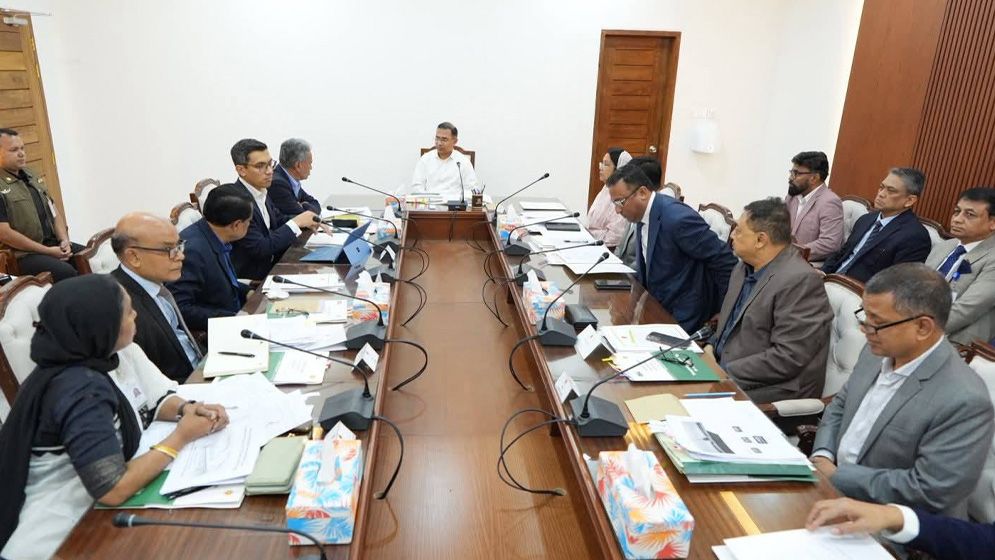 শাহজালাল বিমানবন্দরের তৃতীয় টার্মিনাল চালু বিষয়ে প্রধানমন্ত্রীর সভা