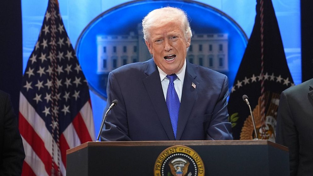 ট্রাম্পের শুল্ক নীতি অবৈধ, অর্থ ফেরতের লড়াই শুরু