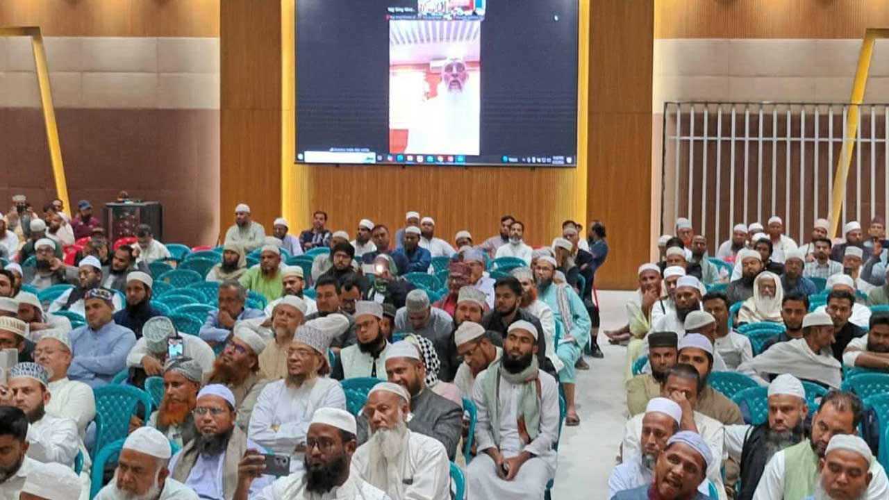 হজযাত্রীদের মাতা-পিতার মতো খেদমত করতে হবে: ধর্মমন্ত্রী