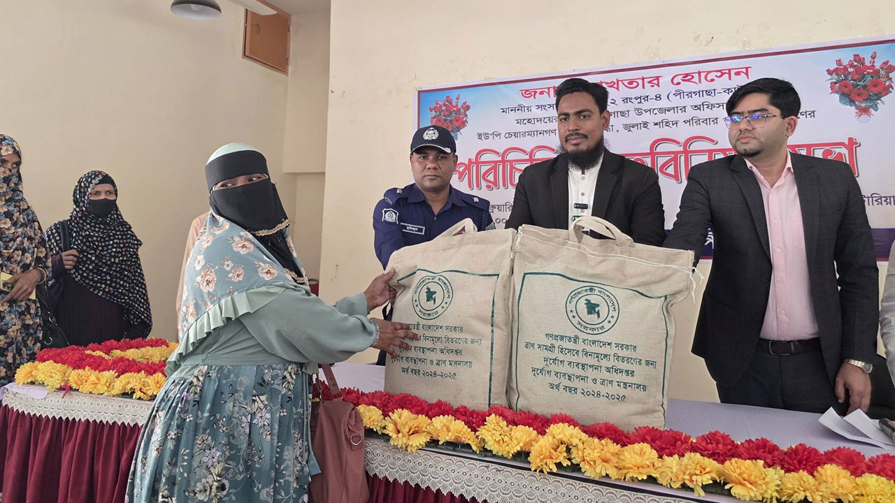 সরকারি দপ্তরে হয়রানিমুক্ত সেবা নিশ্চিতের আহ্বান সংসদ সদস্য আখতারের