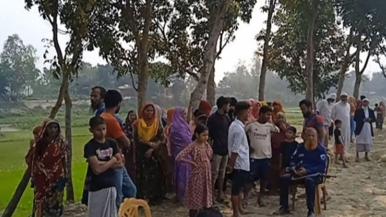 সিরাজগঞ্জে গাছের সঙ্গে ঝুলছিল বিদেশ ফেরত প্রবাসীর মরদেহ