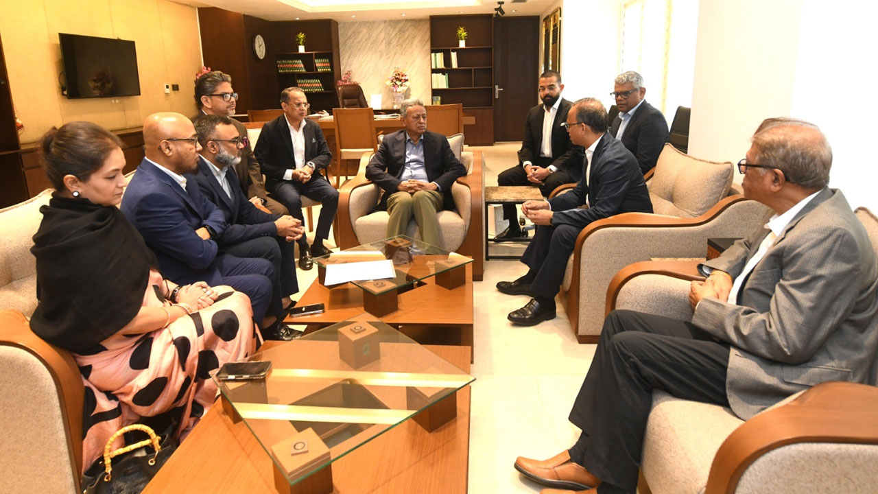 অর্থমন্ত্রীর কাছে পোশাক শিল্পের সমস্যা সমাধানের সুপারিশ চাওয়া হয়েছে