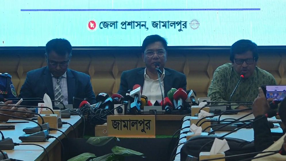 বিমানমন্ত্রী: প্রত্যেকটি জায়গা ভঙ্গুর ও দুর্নীতির ছোঁয়া রয়েছে