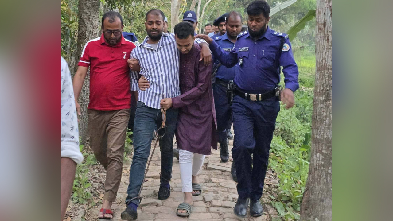 প্যারোলে মুক্তি নিয়ে বাবার জানাজায় ছাত্রলীগ নেতা