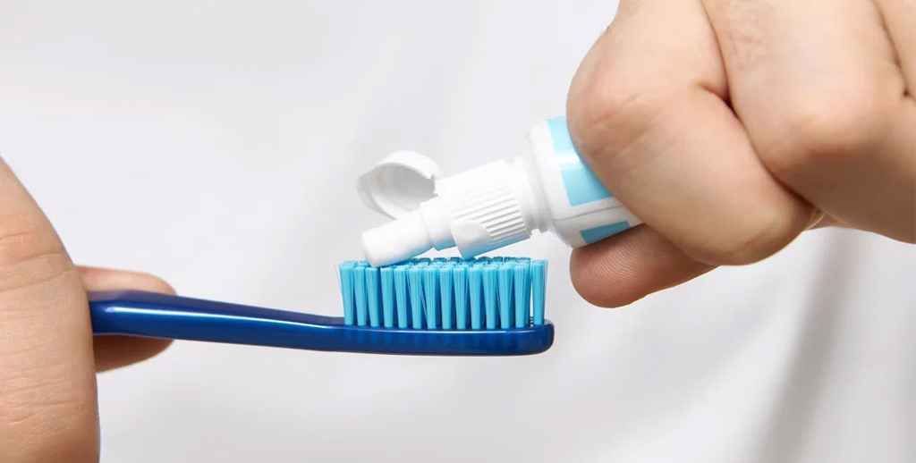 রমজানে টুথপেস্ট দিয়ে ব্রাশ করা সম্পর্কে শরিয়তের বিধান