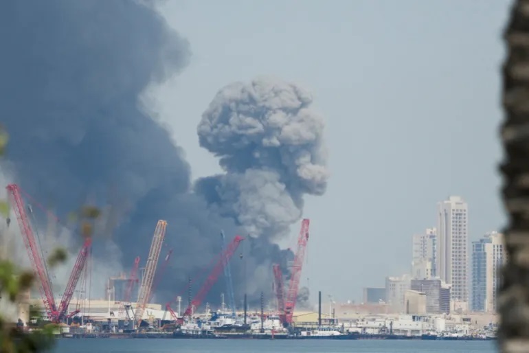 আমিরাতের প্রতিরক্ষা মন্ত্রণালয়ের ক্ষেপণাস্ত্রের জবাব দেওয়ার ঘোষণা