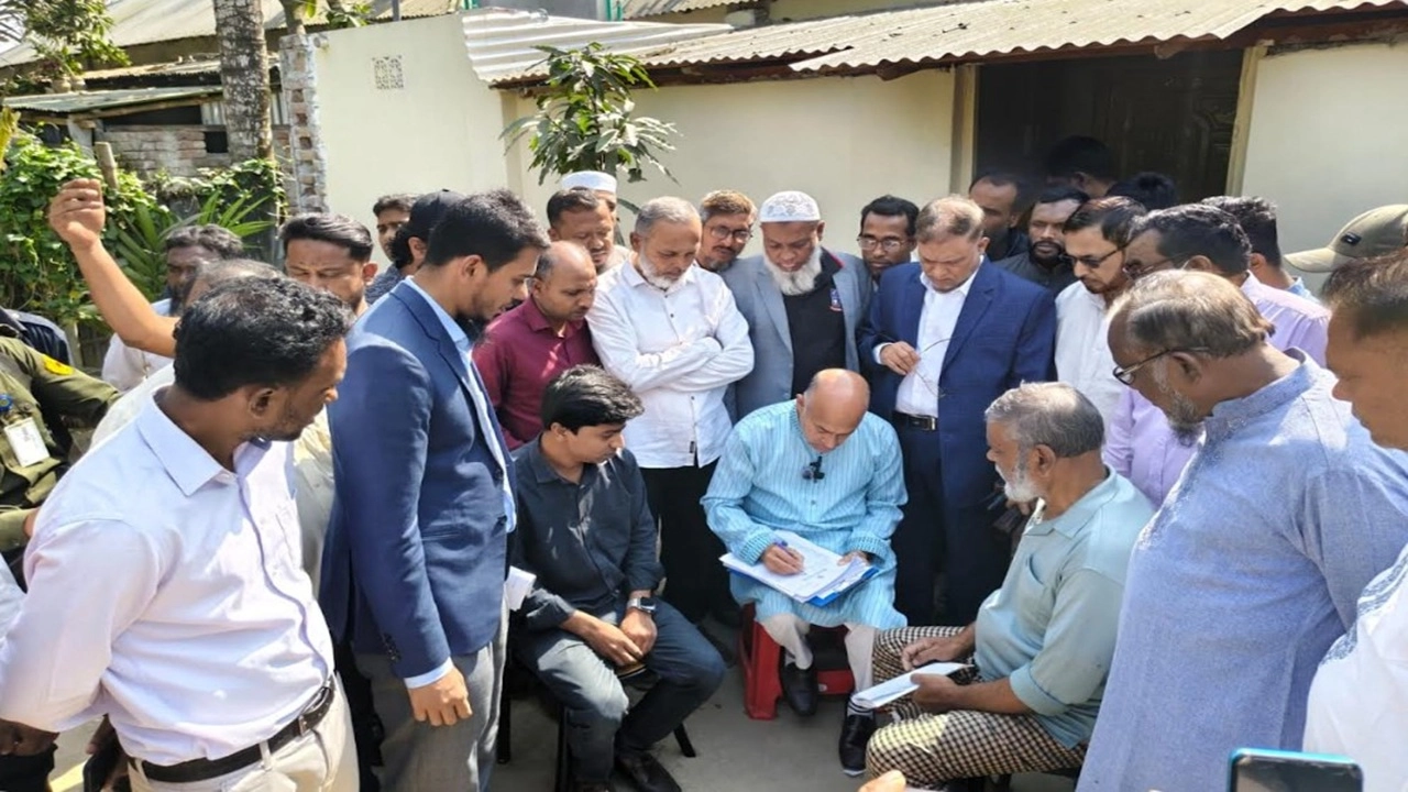 পাংশায় ফ্যামিলি কার্ড বিতরণ কার্যক্রমের উদ্বোধন