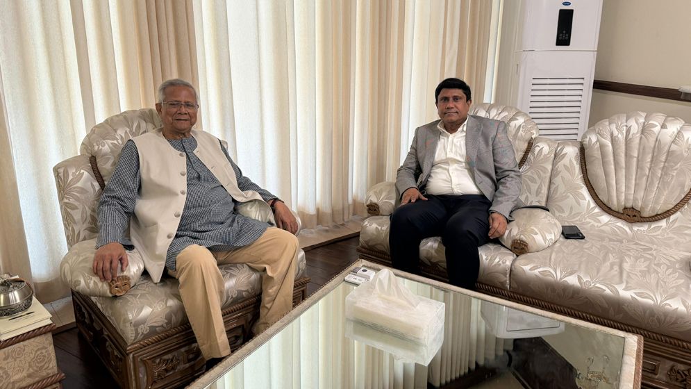 ড. ইউনূসের সঙ্গে প্রধানমন্ত্রীর প্রতিনিধিদলের সাক্ষাৎ