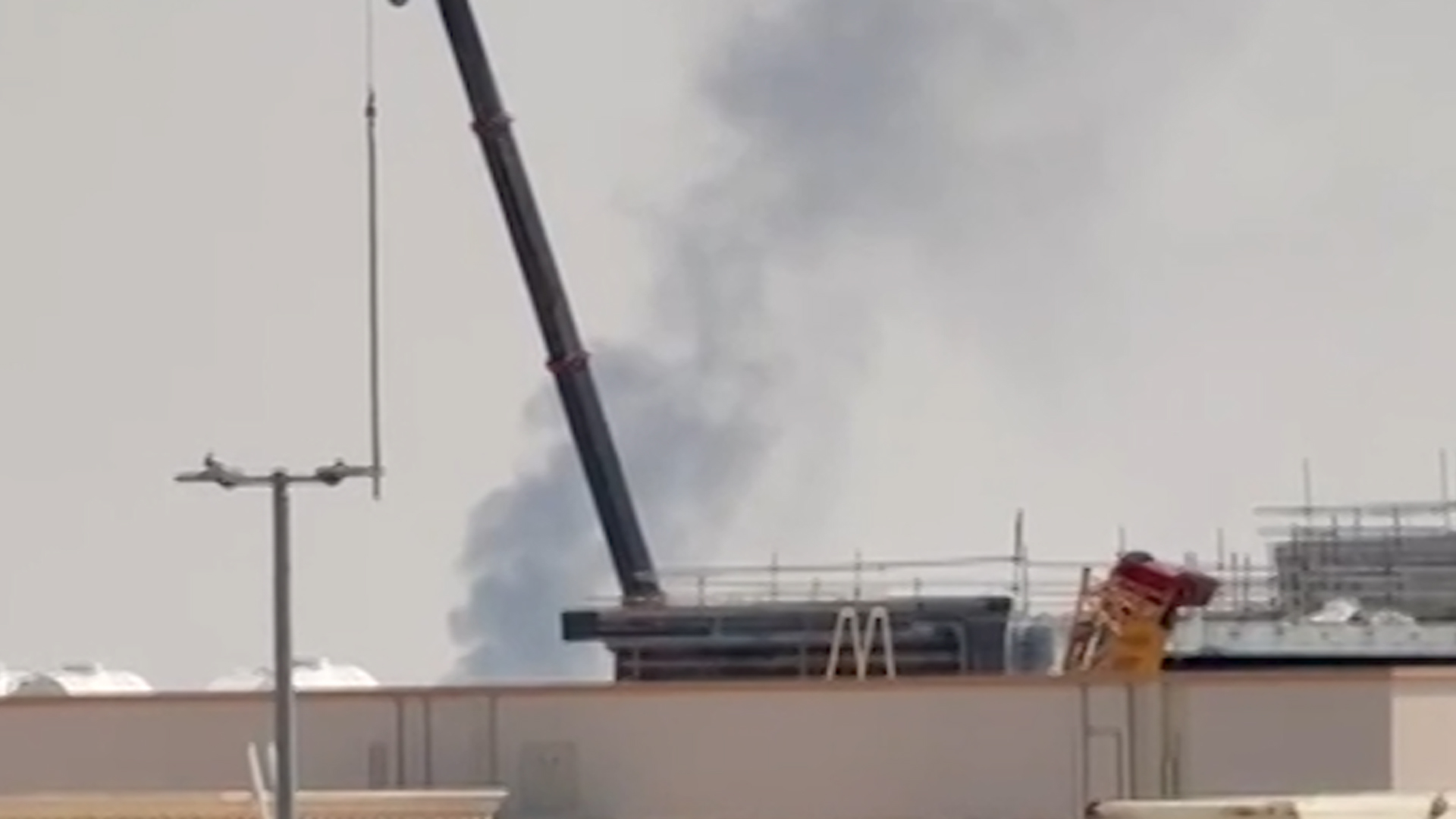 আবুধাবিতে মার্কিন ঘাঁটিতে হামলা, বাংলাদেশিদের মধ্যে আতঙ্ক