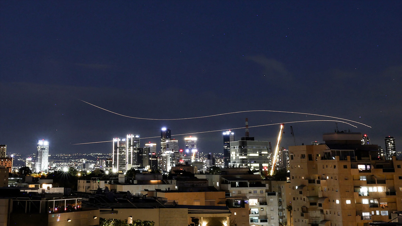 ইরান-ইসরায়েল পাল্টাপাল্টি হামলা অব্যাহত