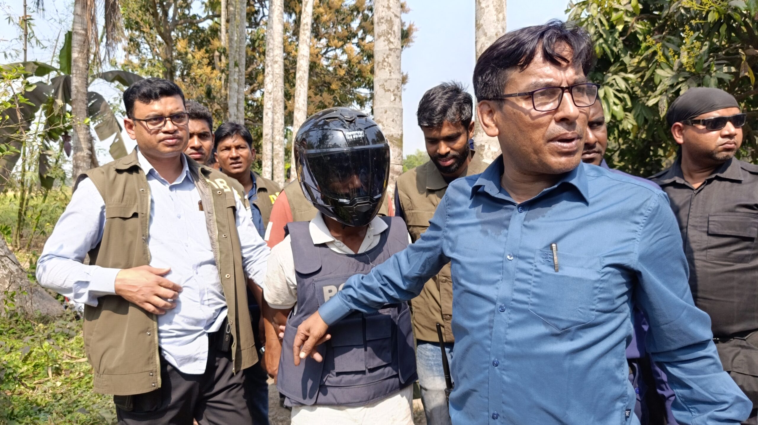 ঈশ্বরদীতে দাদি-নাতনি হত্যার ঘটনায় প্রধান সন্দেহভাজন গ্রেপ্তার