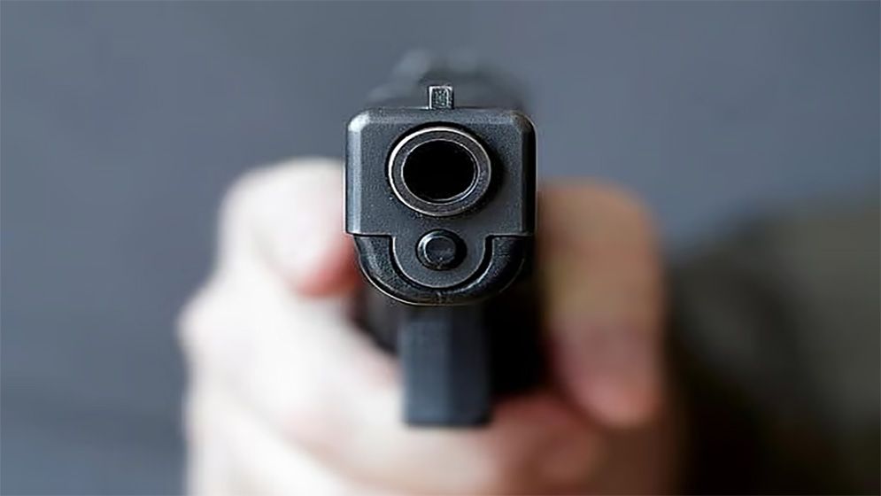 রাজধানীতে মাদক অভিযান চলাকালে কর্মকর্তার গুলিবিদ্ধ হওয়া