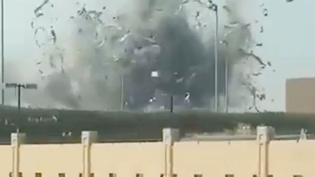 ইরানের হামলায় বাহরাইনে মার্কিন ঘাঁটির কমান্ড-ভবন ধ্বংস