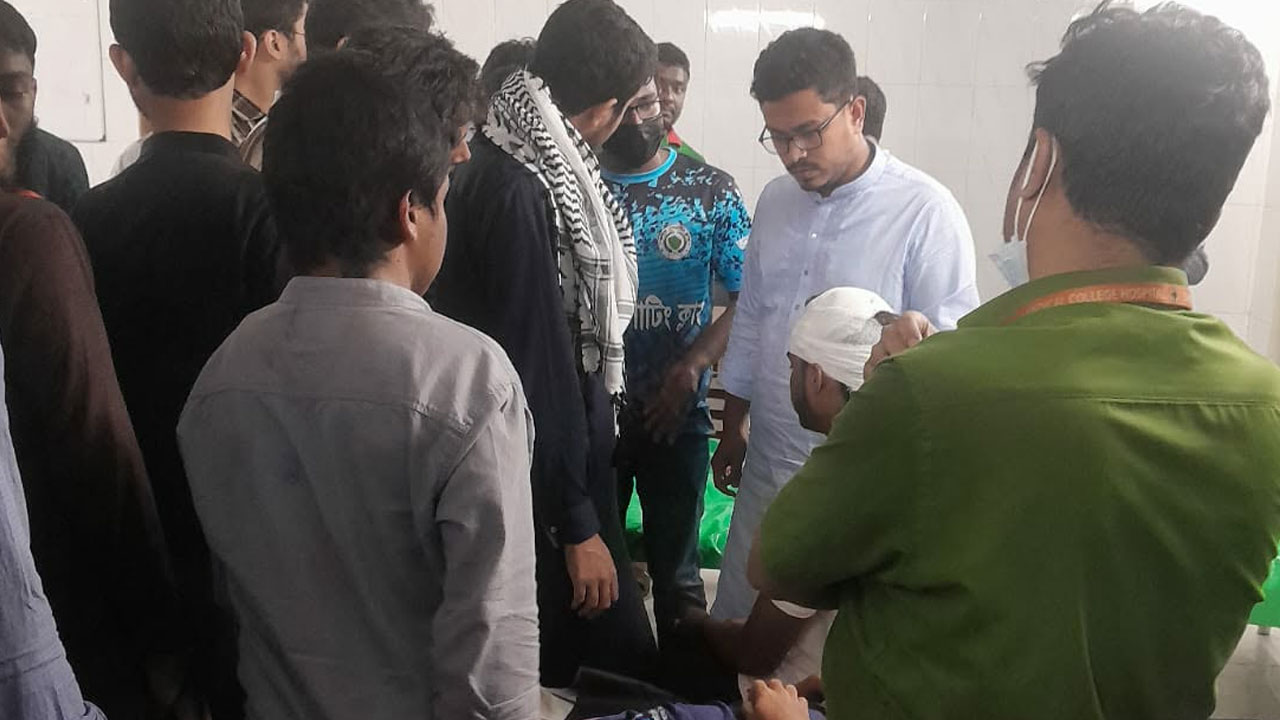 ঢাকা পলিটেকনিক ইনস্টিটিউটে ছাত্রদল-শিবির সংঘর্ষে আহত ১৫