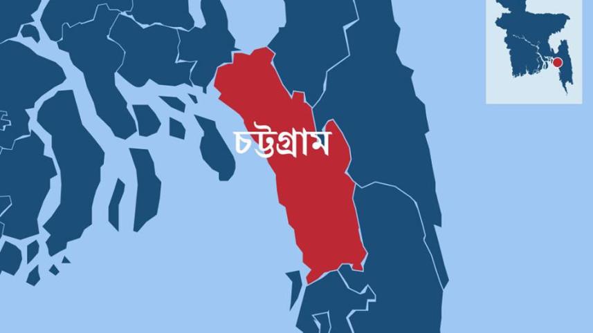 চট্টগ্রামে অস্ত্রসহ দুইজন গ্রেপ্তার, চলছে অপারেশন এস ড্রাইভ