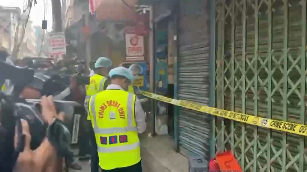 খিলগাঁওয়ে জুয়েলারি দোকান থেকে স্বর্ণ ও রুপা লুটের অভিযোগ