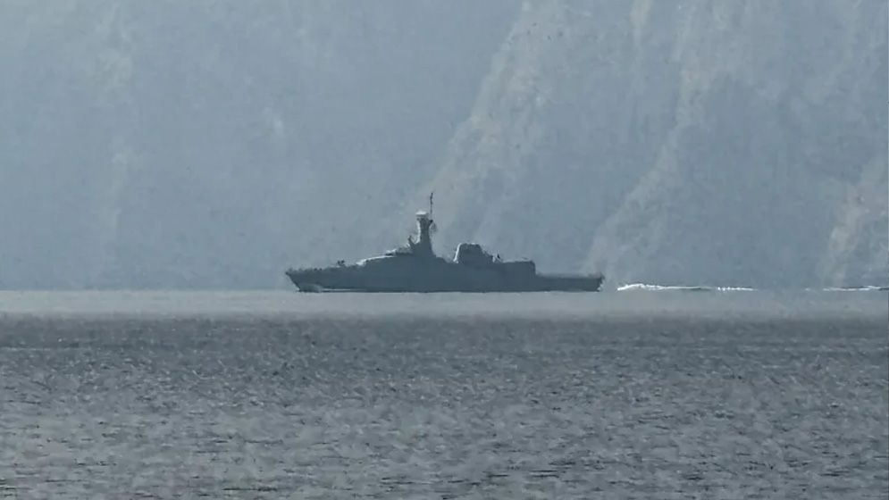 হরমুজ প্রণালি বন্ধের ঘোষণা ইরানের বিপ্লবী গার্ডের