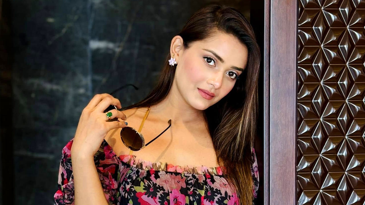 লাইভে এসে হুঁশিয়ারি তানজিন তিশার