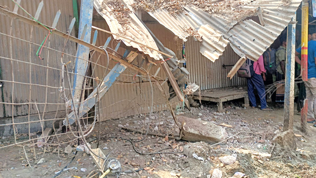 মানিকগঞ্জে কম্প্রেসর মেশিন বিস্ফোরণে নিহত ১, আহত ৫