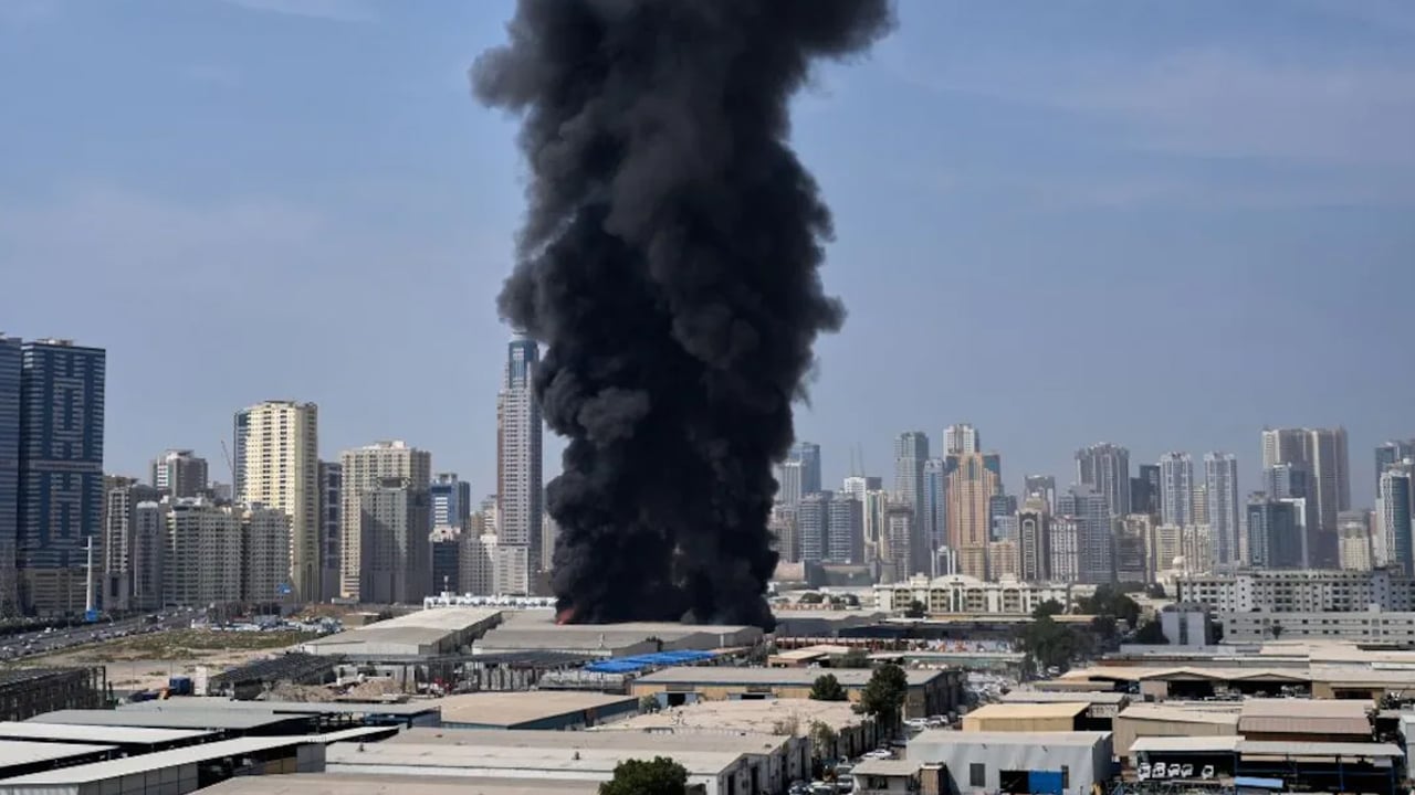 ইরানের হামলার মুখে সংযুক্ত আরব আমিরাতের আকাশ প্রতিরক্ষা সক্রিয়