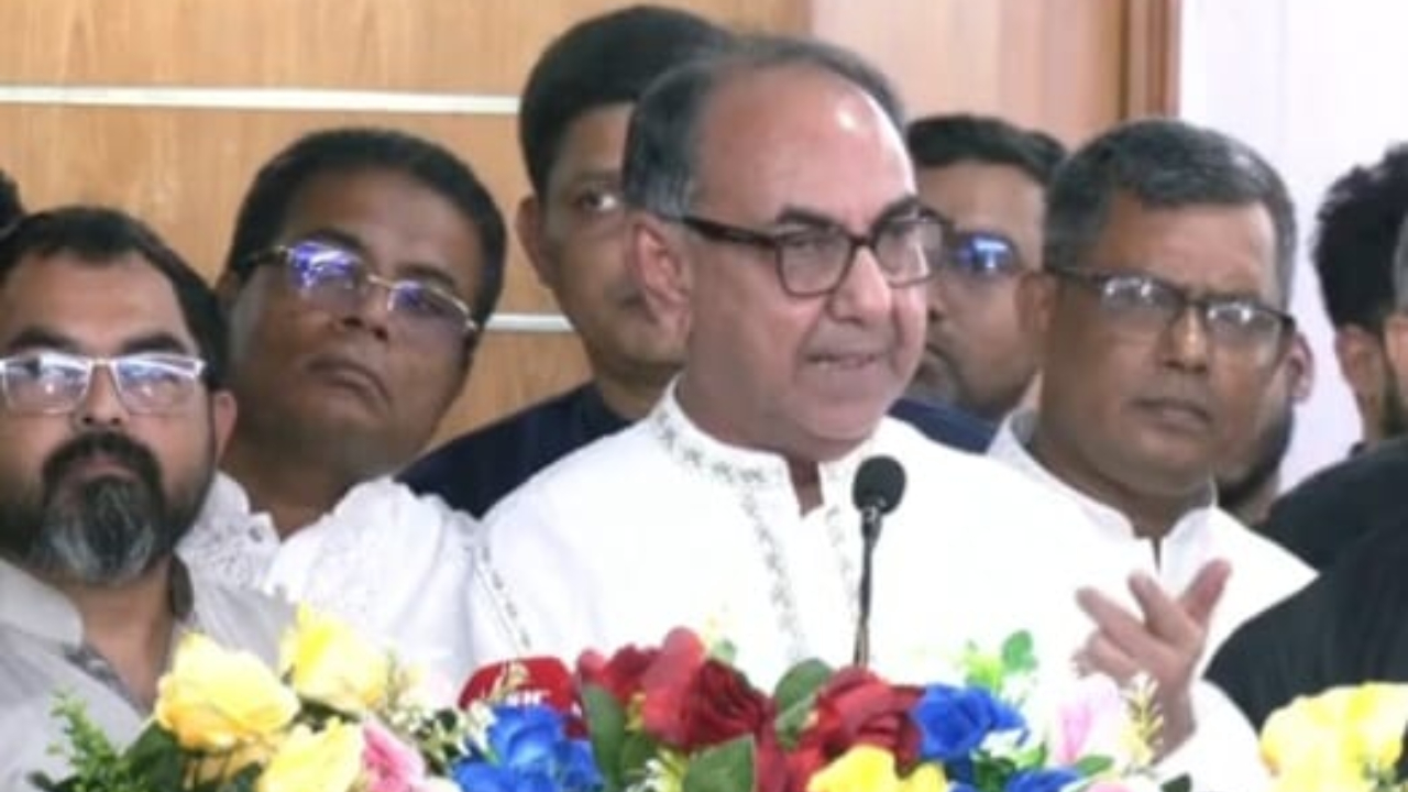 সরকারকে কাজ করতে দিন: মির্জা আব্বাসের আহ্বান